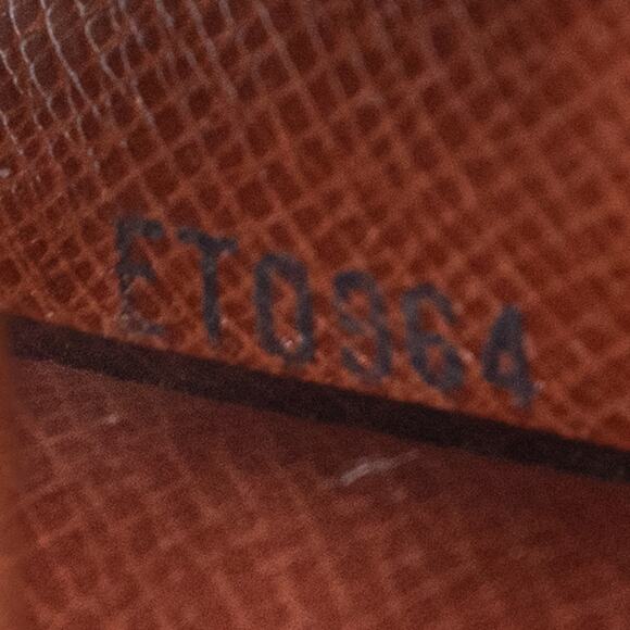 Authentic Louis Vuitton Monogram Multicles 6 Key Holder 1994 - Picture 14 of 16